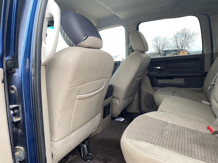 2011-dodge-ram-2500-image-34