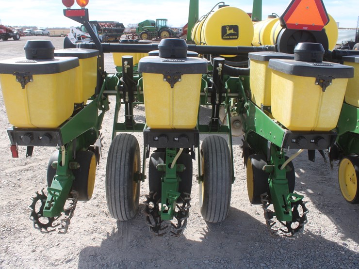 john-deere-7200-image-38