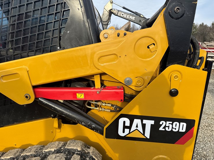 caterpillar-259d-image-26