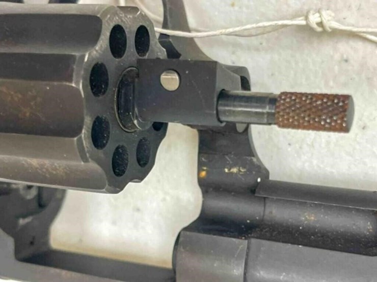 taurus-revolver-image-12