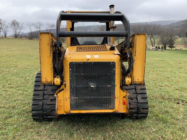 2003-deere-ct332-image-4