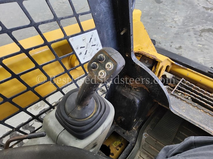 2016-caterpillar-259d-image-29