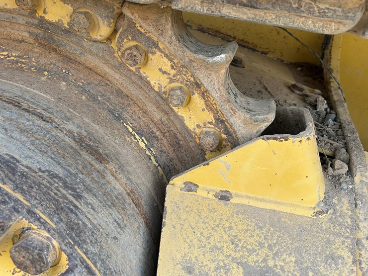 2023-caterpillar-d1-image-66