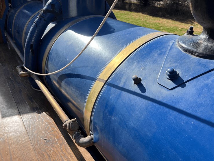 frick-steam-locomotive-with-track-image-90