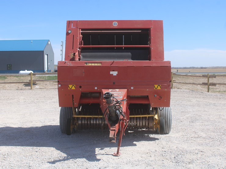 new-holland-664-image-8