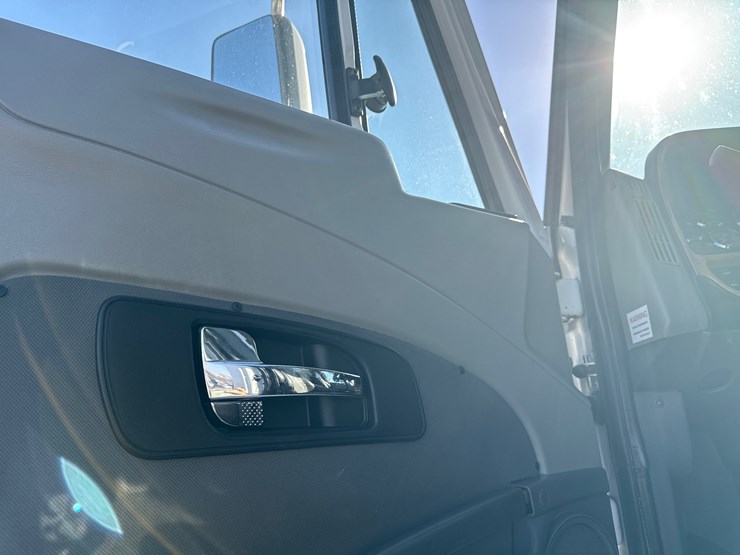 2011-international-prostar-image-43