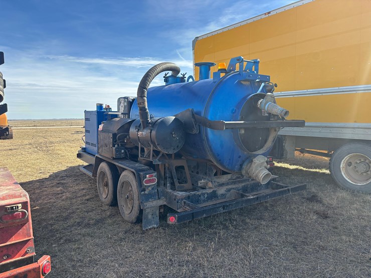 ditch-witch-vac-trailer-image-7