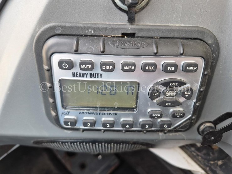 2023-bobcat-t770-image-18