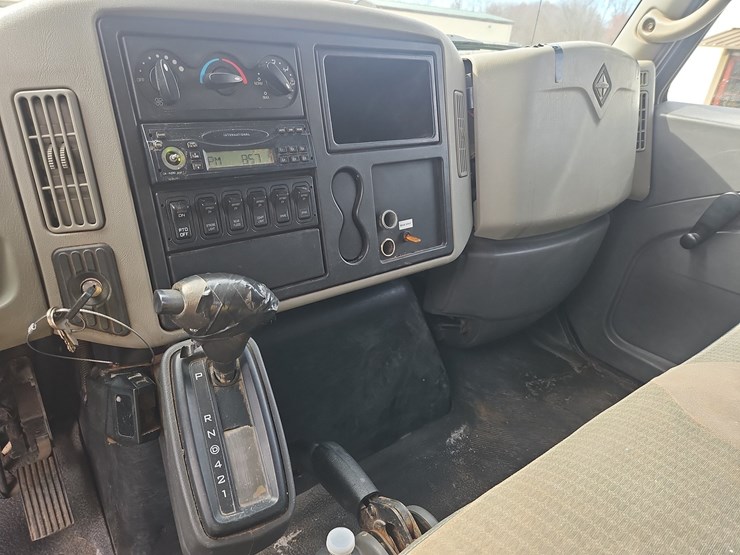 2009-international-durastar-4300-image-20