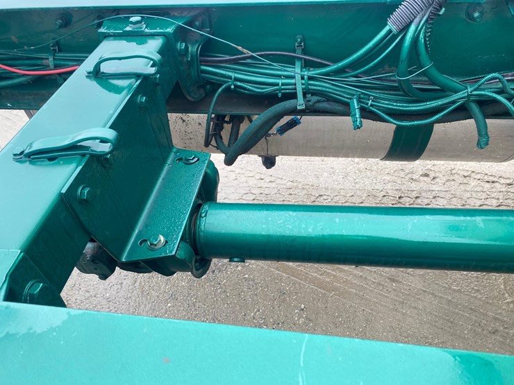 2002-peterbilt-379-image-32