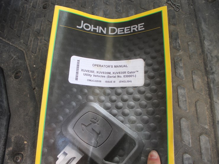 2019-john-deere-gator-image-27