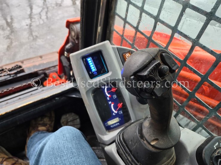 2022-kubota-svl97-2-image-16