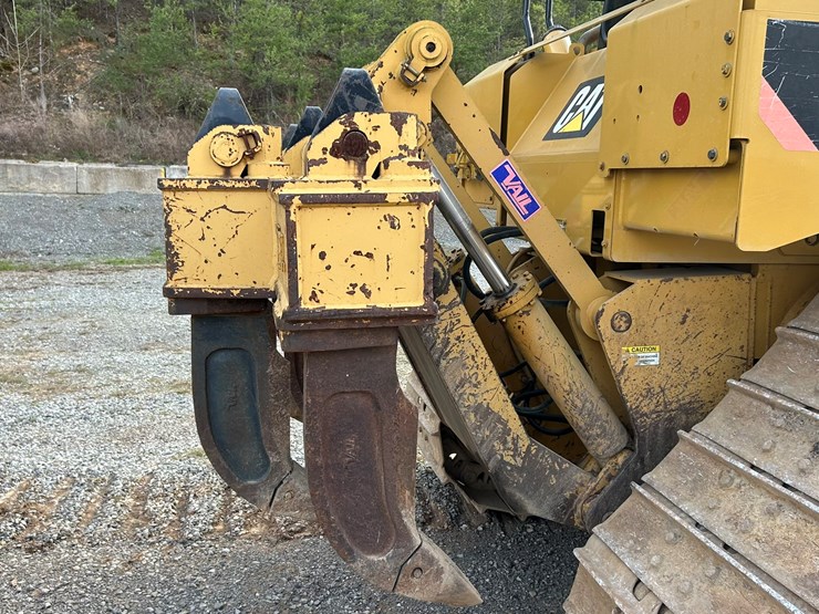 2015-caterpillar-d6t-lgp-image-44