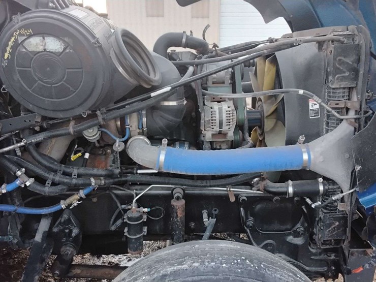 freightliner-cascadia-tractor-2015-freightliner-cascadia-3alxfb007gdg85229-mileage:-does-not-r-image-17