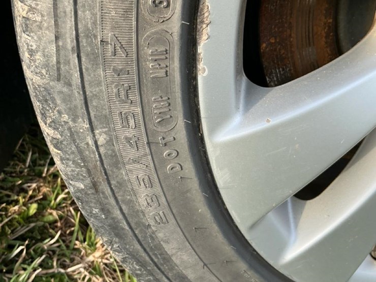 #510-•-2009-volkswagen-passat-image-30