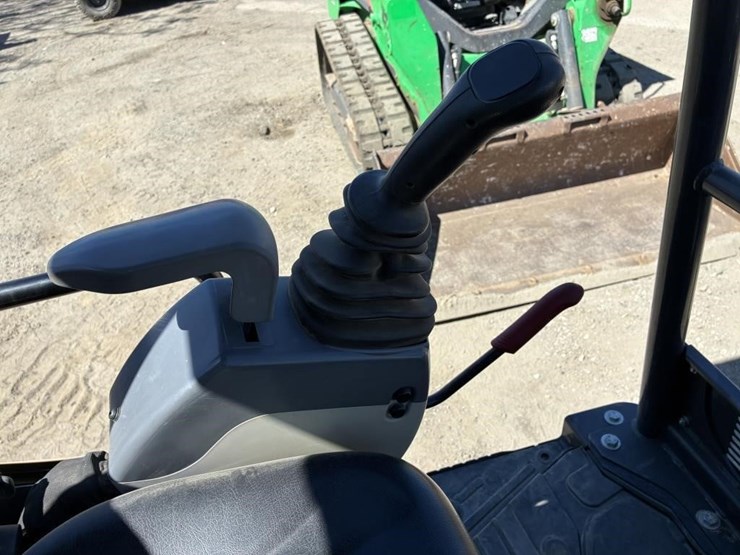 2024-deere-26-p-tier-image-22