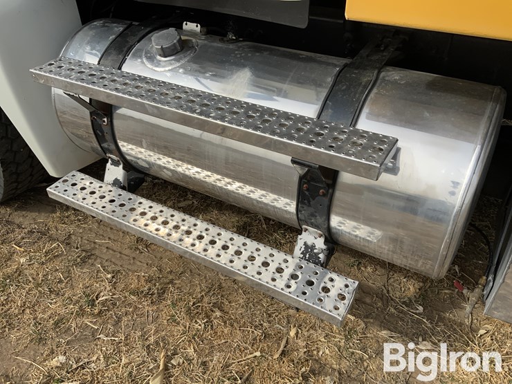 2006-freightliner-columbia-120-image-17