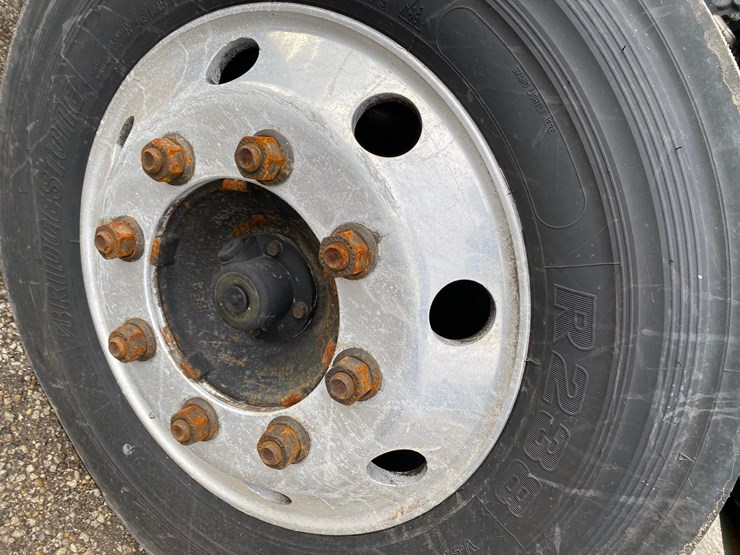 2016-peterbilt-325-image-82