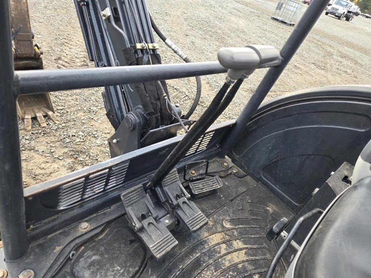 2020-deere-26g-image-41