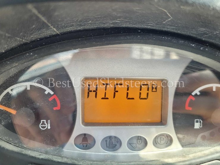 2021-bobcat-t740-image-19