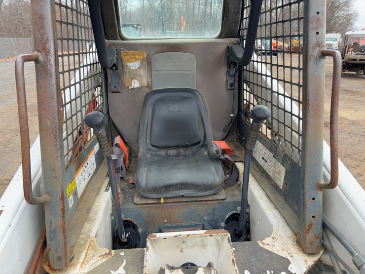 2006-bobcat-s130-image-16