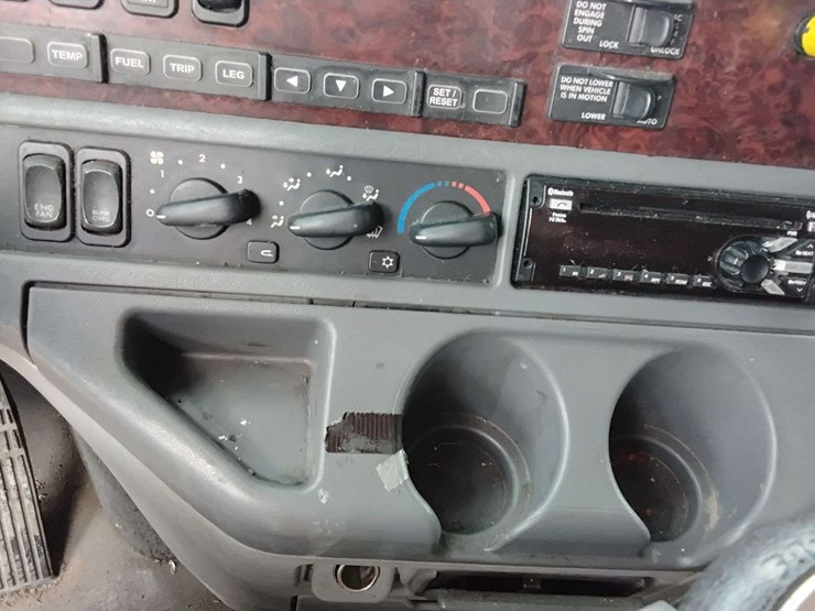 2018-freightliner-glider-3alxfbcg6jdju6496-mileage:-841274-image-18