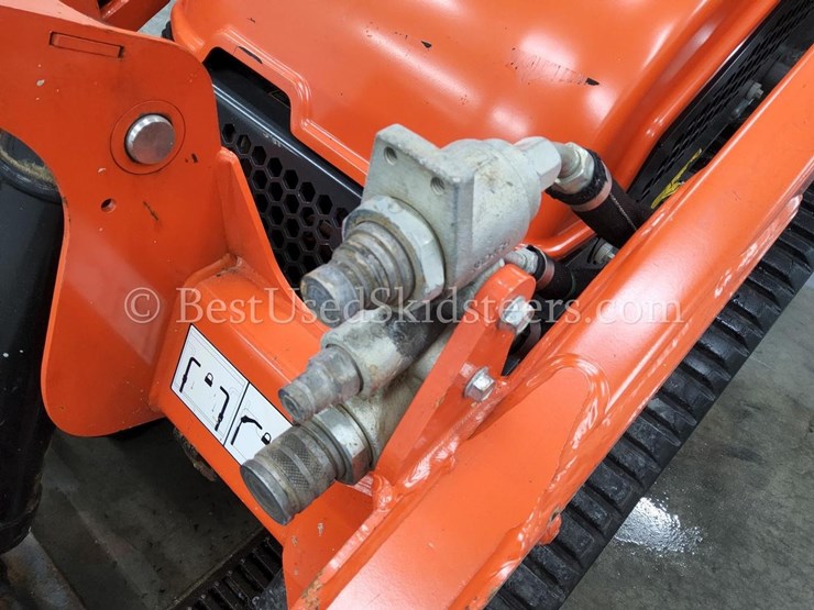 2023-kubota-scl1000-image-18