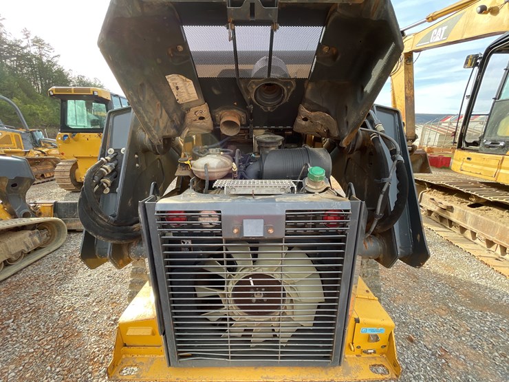 2019-deere-333g-image-30