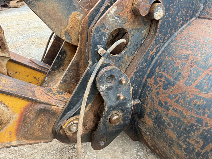 2005-caterpillar-930g-image-23