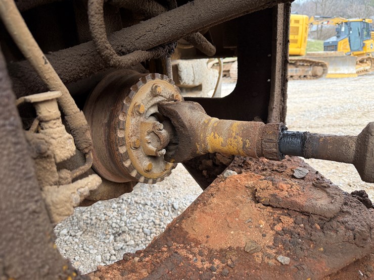 2005-caterpillar-930g-image-29