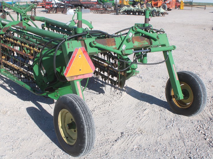 john-deere-700-image-18
