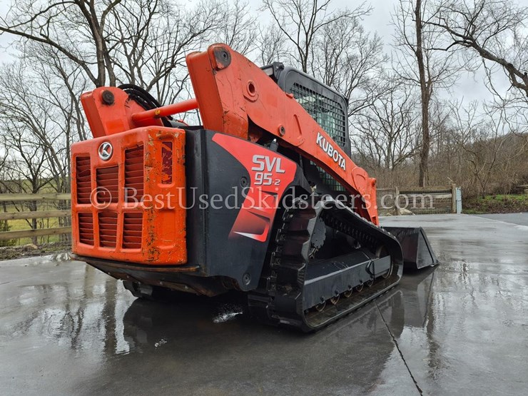 2019-kubota-svl95-2-skid-steer-loader-image-4