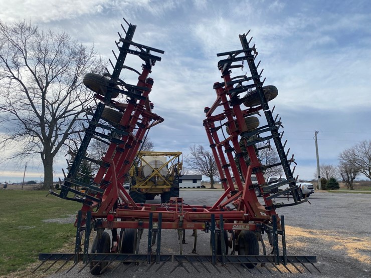 case-ih-4300-image-4