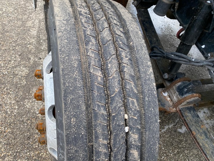 2016-peterbilt-325-image-87