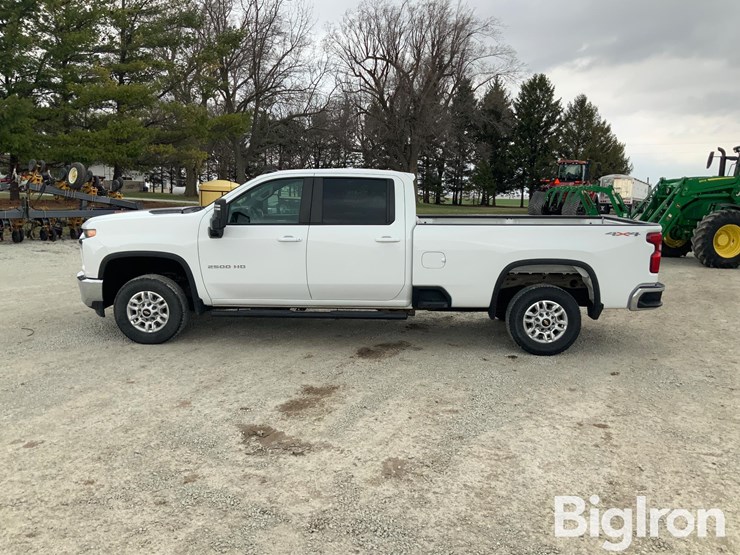 2022-chevrolet-2500-image-8