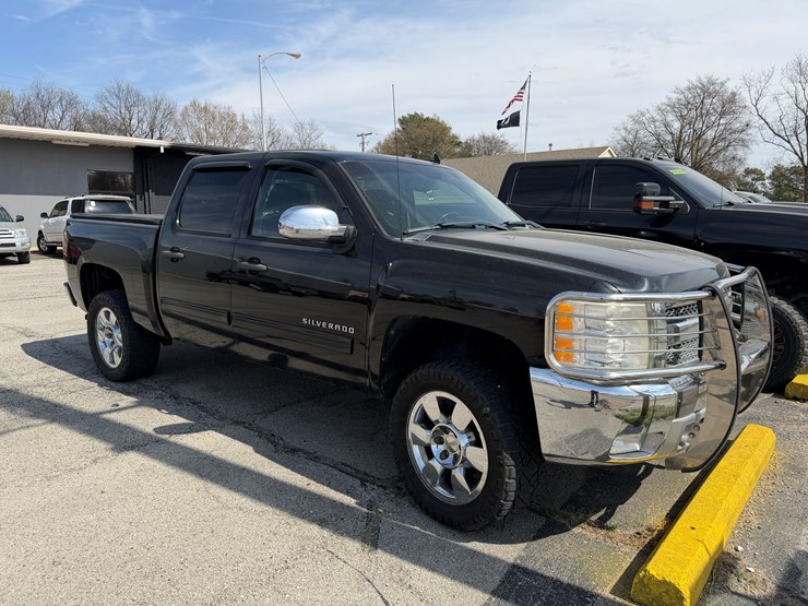2012-chevrolet-silverado-1500-image-2