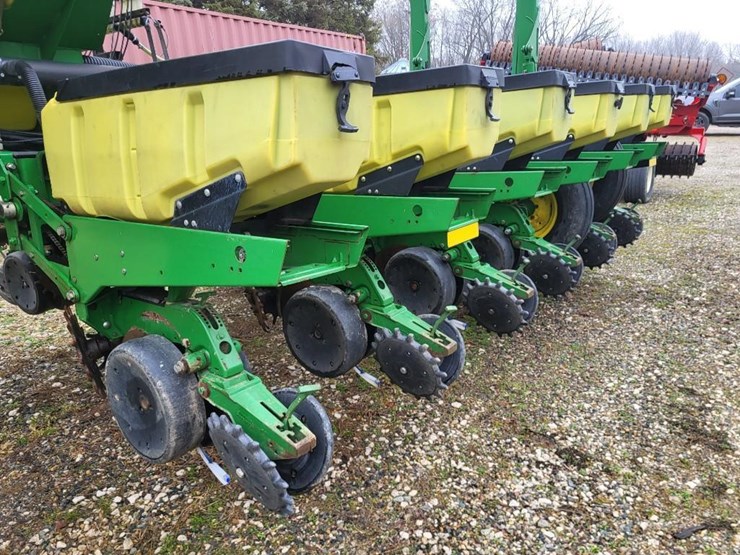 2010-john-deere-1770nt-image-50