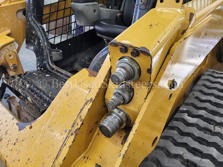 2016-caterpillar-259d-image-21
