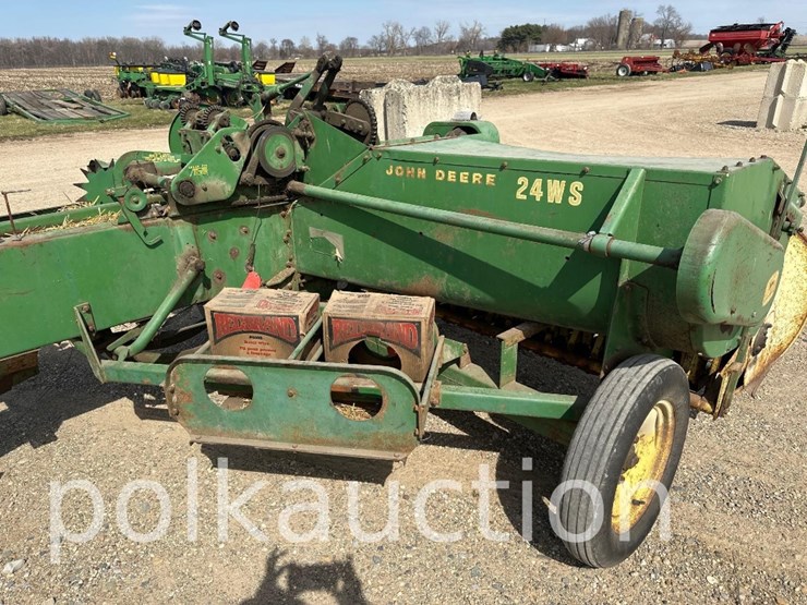 john-deere-24-image-4