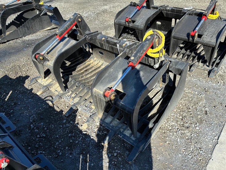wildcat-72"-heavy-duty-skid-steer-skeleton-grapple-image-4