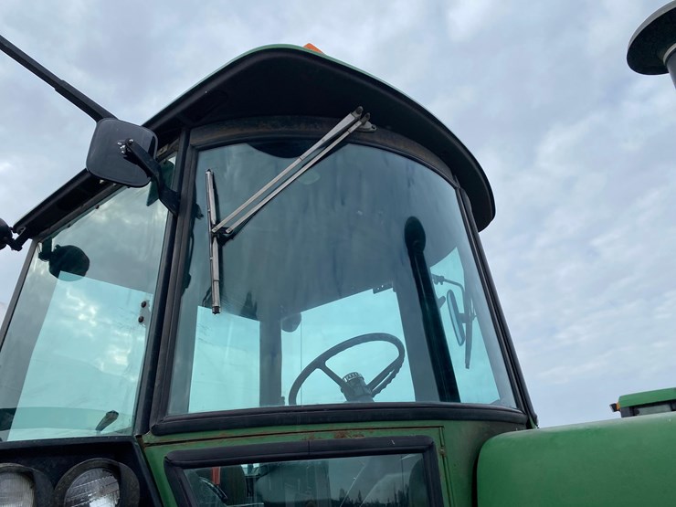 john-deere-4640-image-32