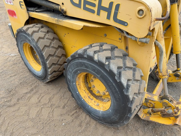 2006-gehl-5640-image-11