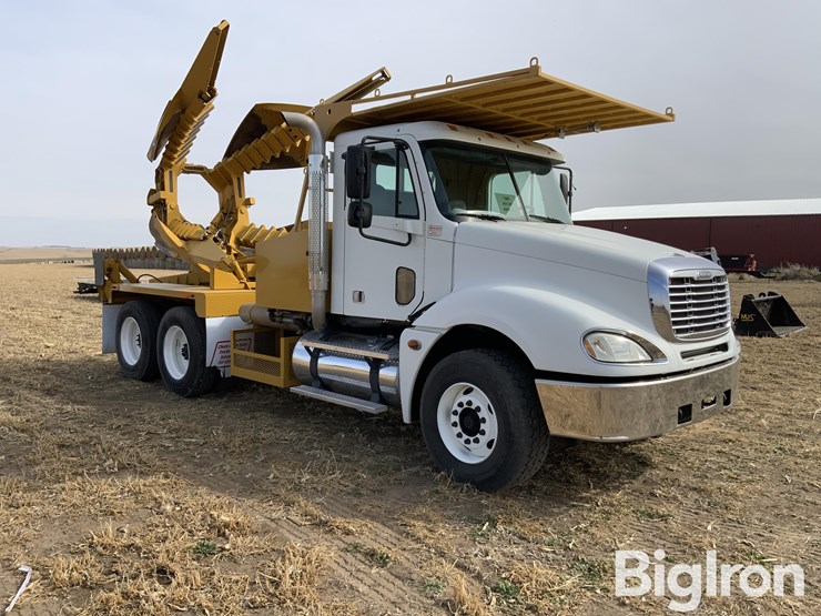 2006-freightliner-columbia-120-image-3
