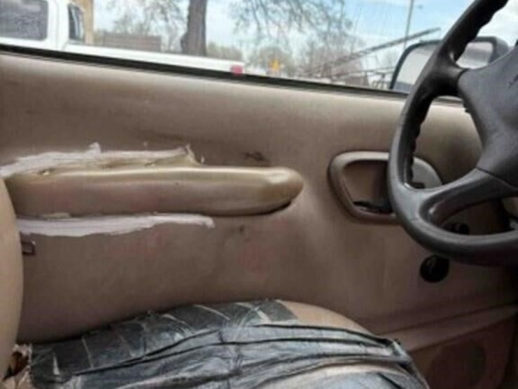 2000-chevrolet-2500-image-14