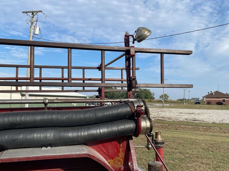1917-american-la-france-firetruck-image-22