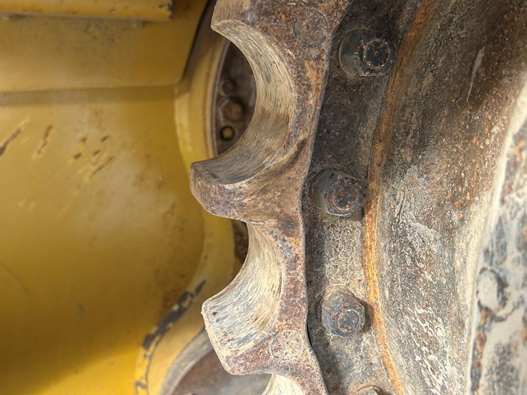 2015-caterpillar-d6t-lgp-image-81