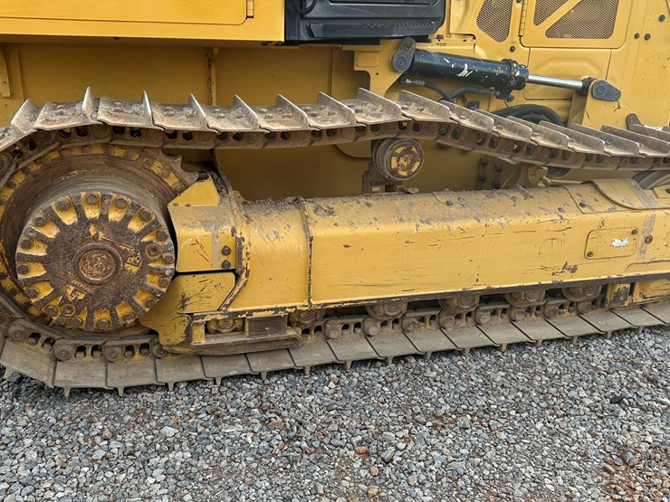 2023-caterpillar-d1-image-62