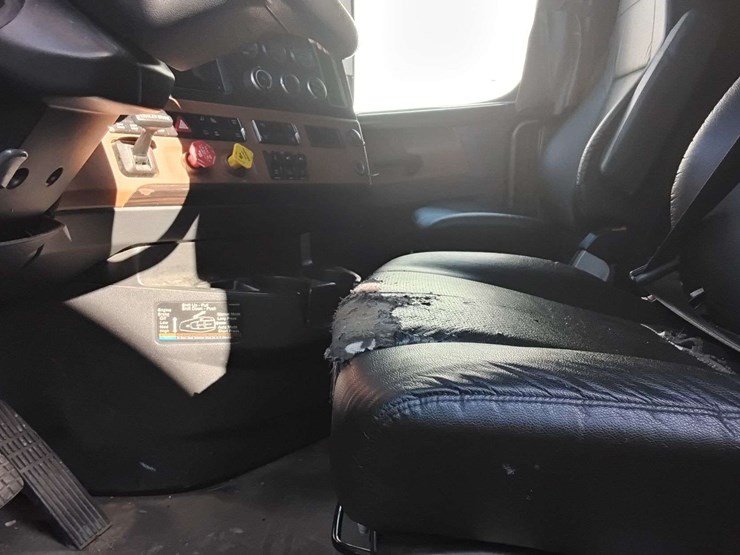 2020-freightliner-pt126sl-1fujhhdr0lllf2426-mileage:-image-23