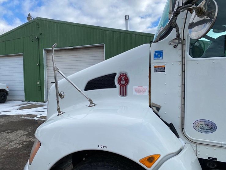 2012-kenworth-t370-image-27