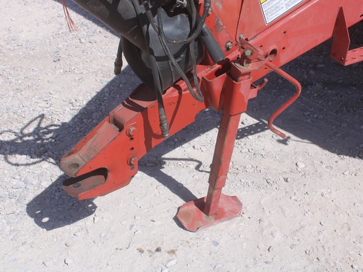 new-holland-664-image-12